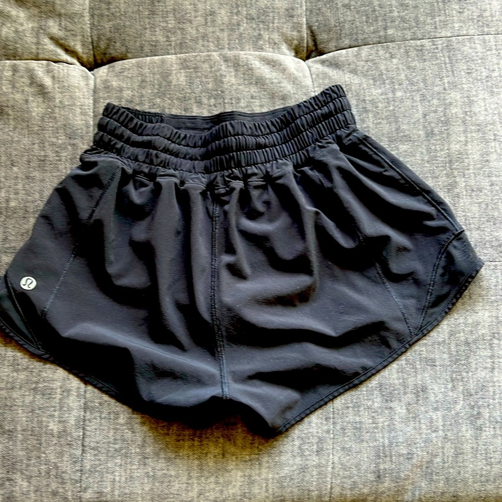 Lulu Lemon Hottie Hot HR Short 2” Lined